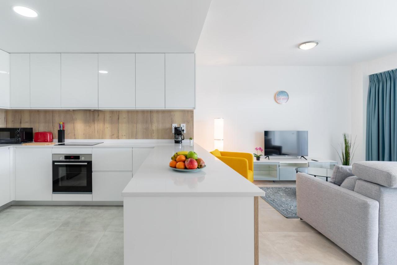 Cosy And Centrally Located Apartment In Estepona Eksteriør bilde